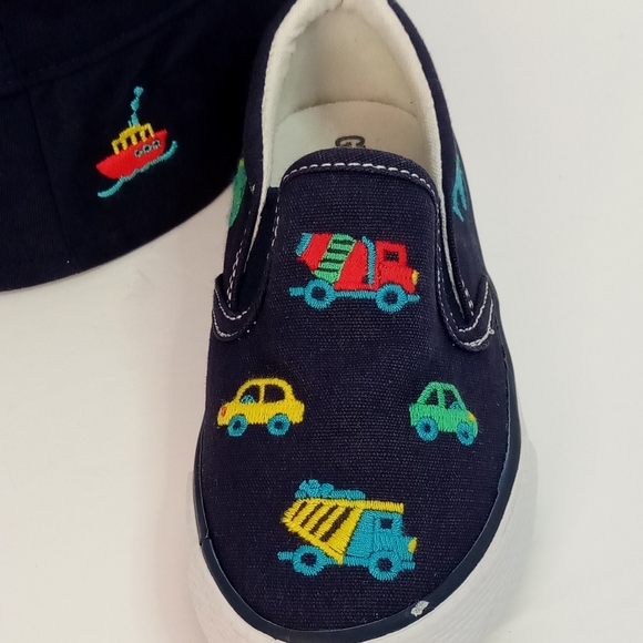 Gymboree Skippy style sneakers and matching bucket hat . - Picture 7 of 12
